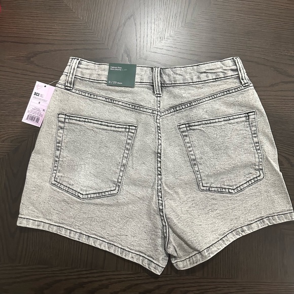 Hi Rise Mom Shorts - Picture 2 of 2
